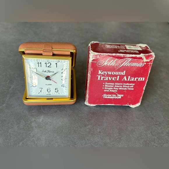 Vintage Seth Thomas Travel Alarm Clock Wind Up Brown Clam Case Glows in a Dark - Picture 8 of 13